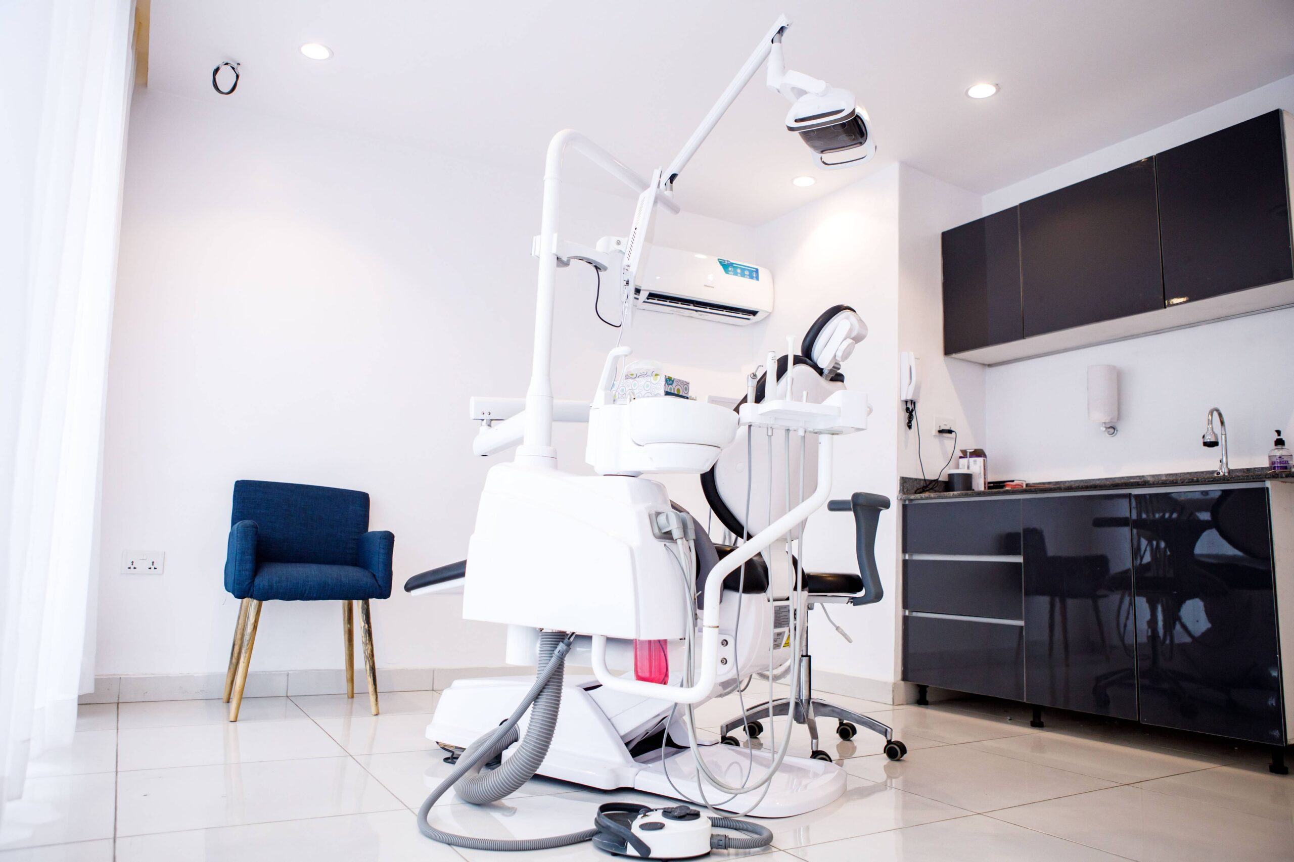 teeth whitening Lagos - yanga dental clinic
